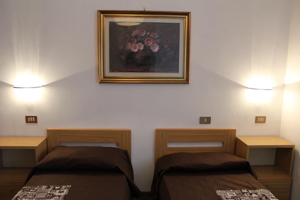In Centro A Saint Vincent Apartment Bagian luar foto