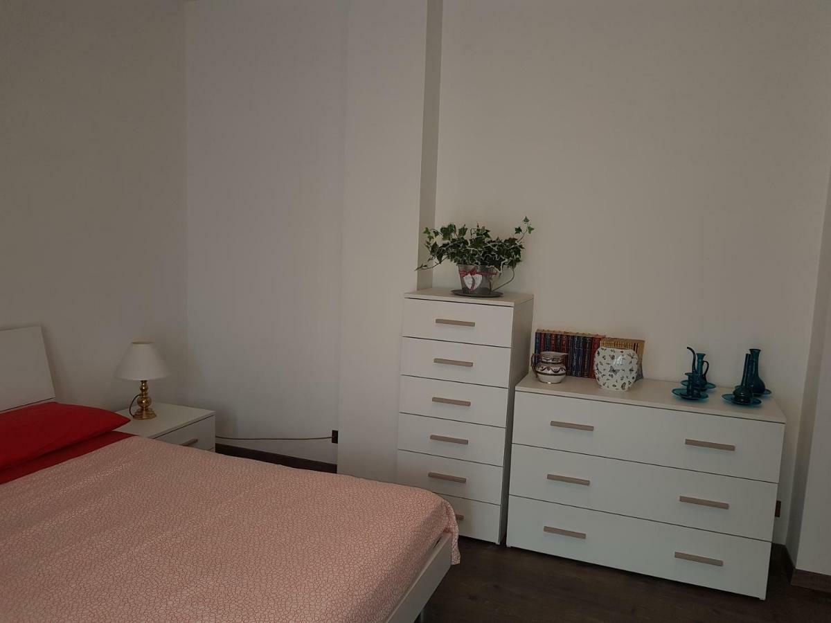 In Centro A Saint Vincent Apartment Bagian luar foto