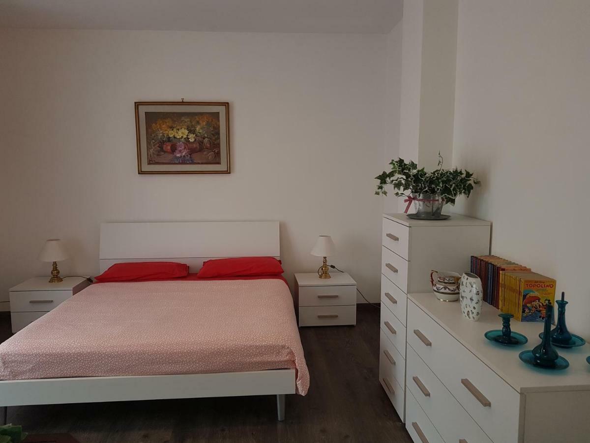 In Centro A Saint Vincent Apartment Bagian luar foto
